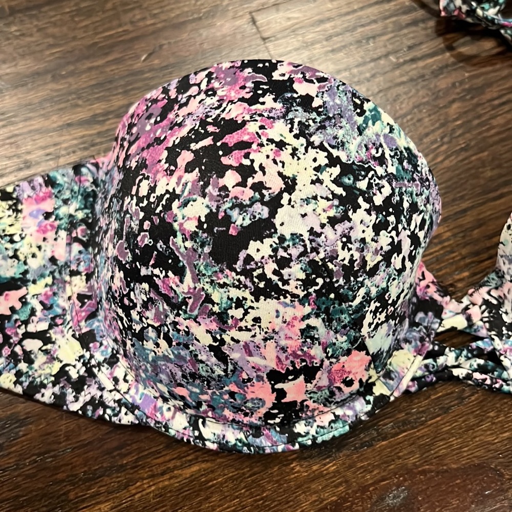 Victoria’s Secret bathing suit top - Picture 2 of 5